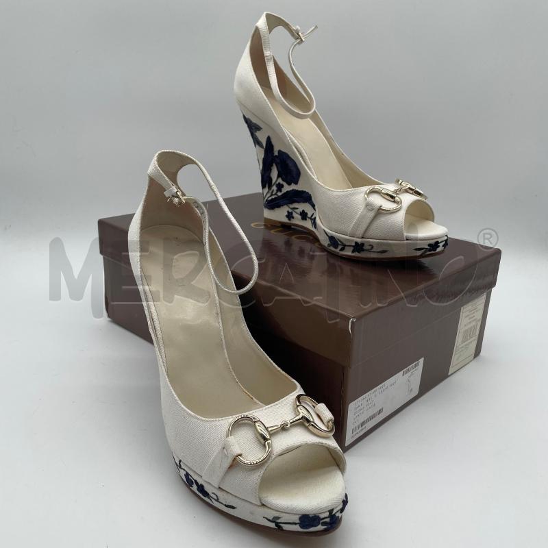 SANDALI DONNA GUCCI ZEPPA BIANCO TESSUTO RICAMO FIORI BLU | Mercatino dell'Usato Corbetta 1