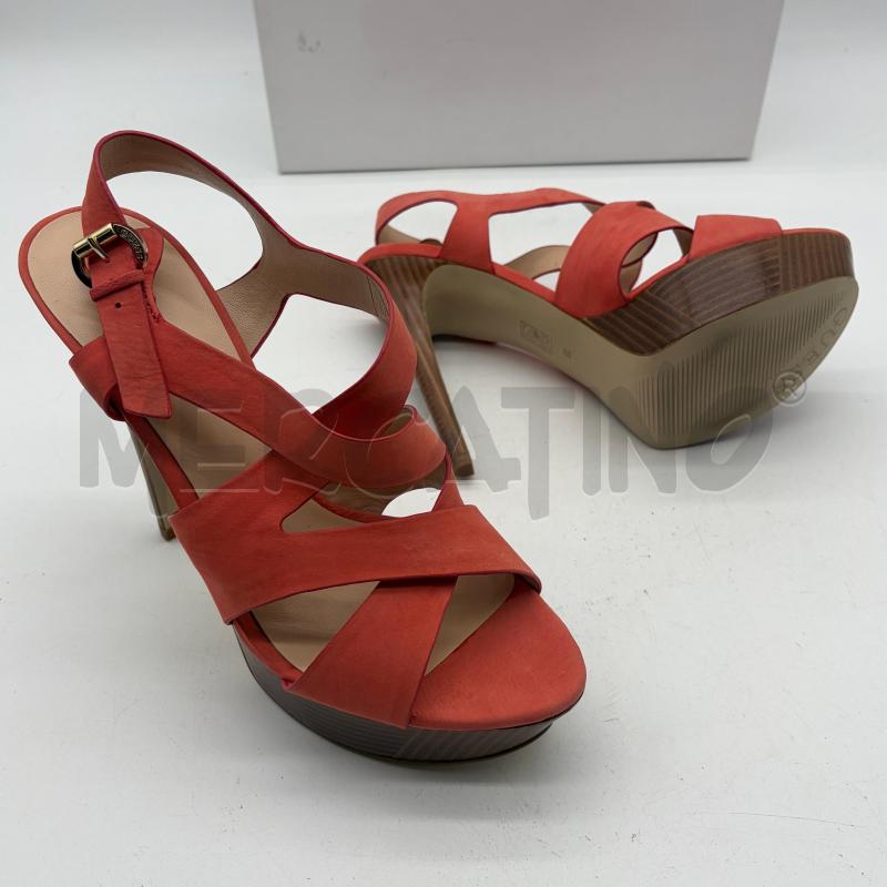 SANDALI DONNA GUESS SALMONE INCROCI TACCO MARRONE  | Mercatino dell'Usato Corbetta 5