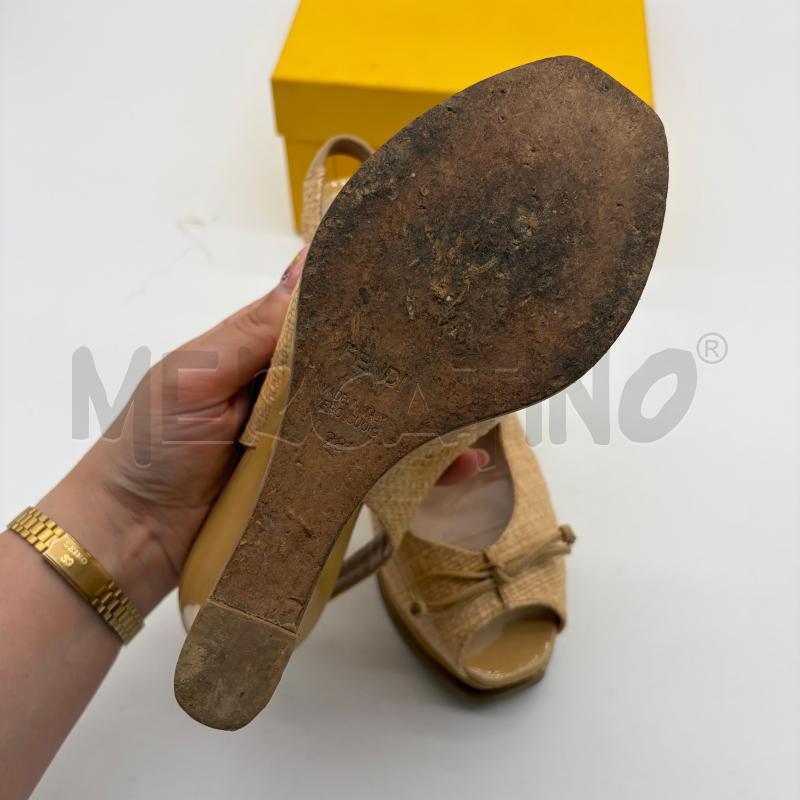 SANDALI ZEPPA FENDI SABBIA RAFIA VERNICE LOGO | Mercatino dell'Usato Corbetta 5