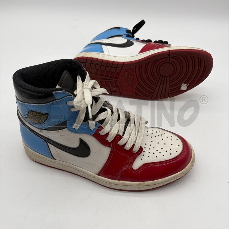 SCARPE AIR JORDAN 1 FEARLESS HIGH BIANCO/ROSSO/AZZ VERNICE | Mercatino dell'Usato Corbetta 5