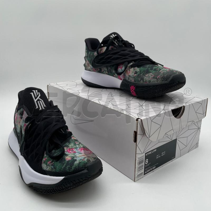 SCARPE NIKE KYRIE LOW FLOREALE  N 41 | Mercatino dell'Usato Corbetta 1