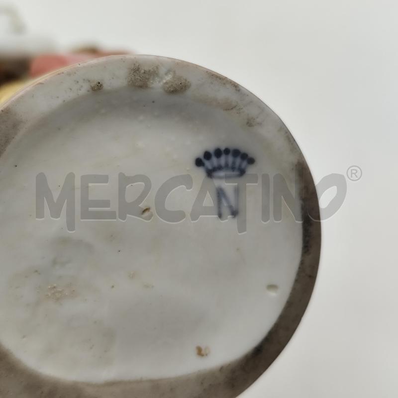 SCULTURA APODIMONTE DONNA VESTI DORATE | Mercatino dell'Usato Corbetta 5