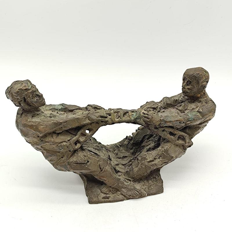SCULTURA BRONZO MARIANO VALENTINI UOMINI CON CATENE | Mercatino dell'Usato Corbetta 1