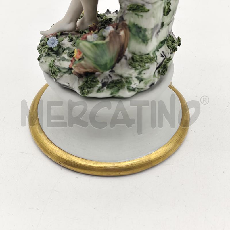 SCULTURA CAPODIMONTE DONNA CON FIORI | Mercatino dell'Usato Corbetta 5