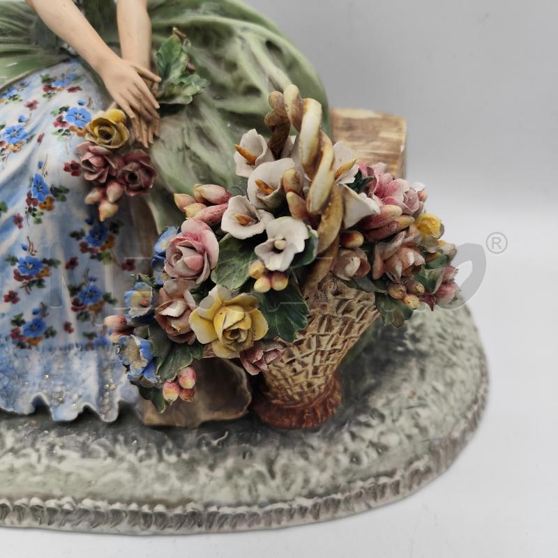 SCULTURA CAPODIMONTE MOLLICA DAMA CON FIORI  | Mercatino dell'Usato Corbetta 2