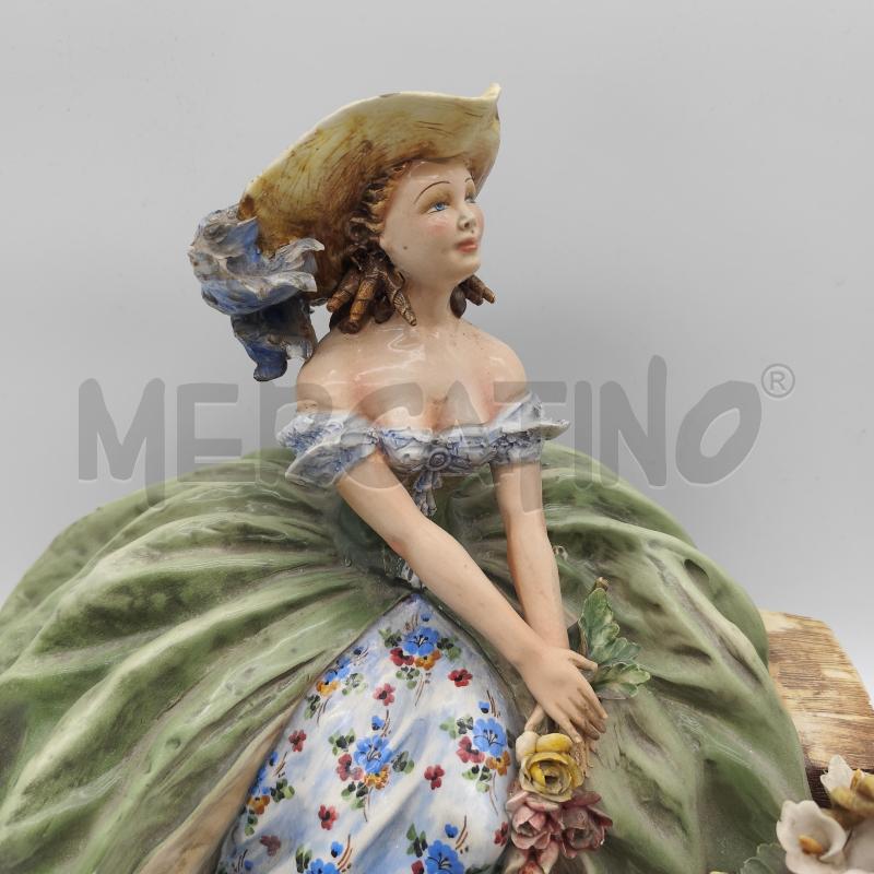 SCULTURA CAPODIMONTE MOLLICA DAMA CON FIORI  | Mercatino dell'Usato Corbetta 3