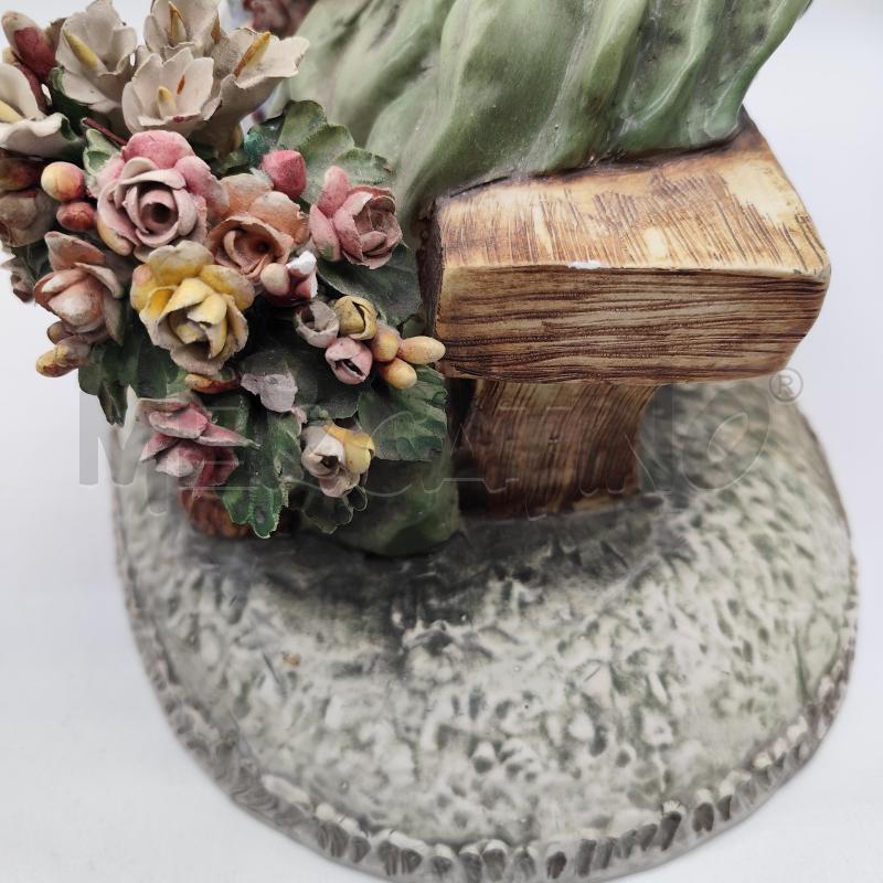 SCULTURA CAPODIMONTE MOLLICA DAMA CON FIORI  | Mercatino dell'Usato Corbetta 5