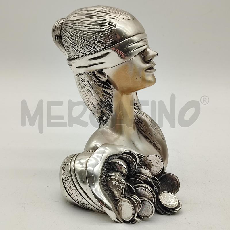 SCULTURA DONNA BENDATA CON MONETE | Mercatino dell'Usato Corbetta 2