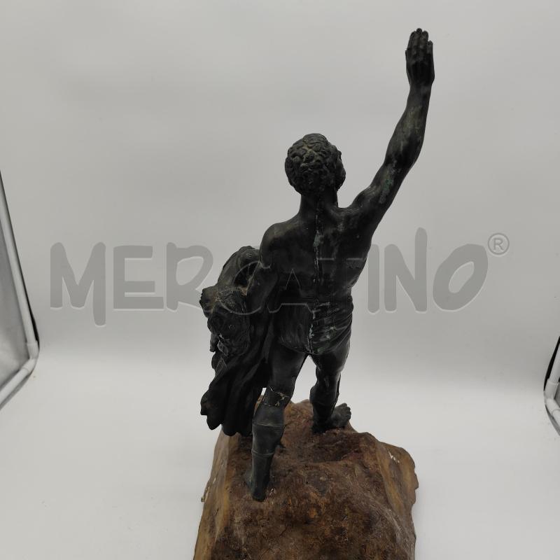SCULTURA GUERRIERO MITOLOGICO IN METALLO | Mercatino dell'Usato Corbetta 3