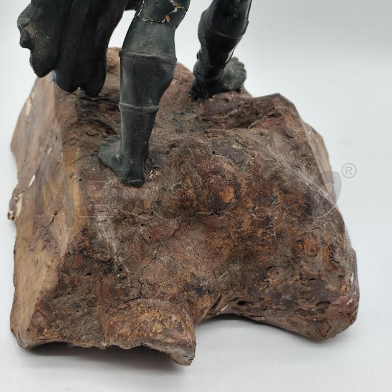 SCULTURA GUERRIERO MITOLOGICO IN METALLO | Mercatino dell'Usato Corbetta 4