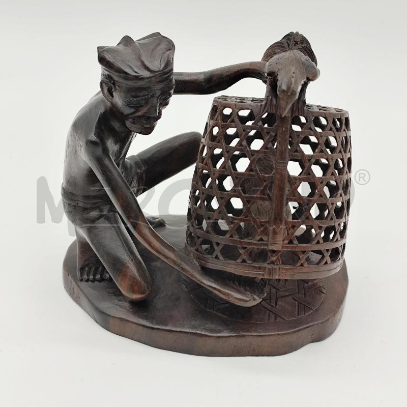 SCULTURA IN LEGNO CONTADINO CON GABBIA GALLI | Mercatino dell'Usato Corbetta 1
