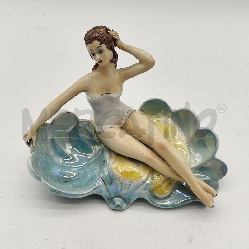 SCULTURA ITALY 110 DONNA CONCHIGLIA AZZURRA | Mercatino dell'Usato Corbetta 1