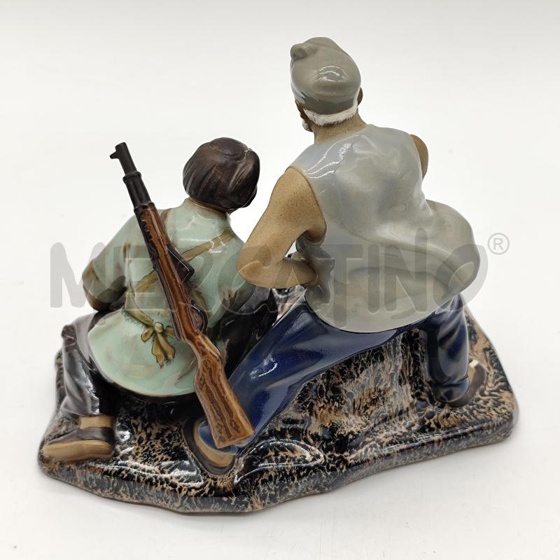 SCULTURA UOMINI SCENA CACCIA SCAVANO | Mercatino dell'Usato Corbetta 2