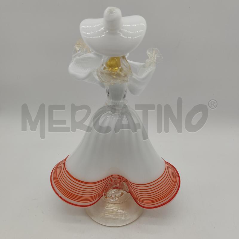 SCULTURA VETRO DONNA CON CAPPELLO VESTITO RIGHE ARANCIO | Mercatino dell'Usato Corbetta 4