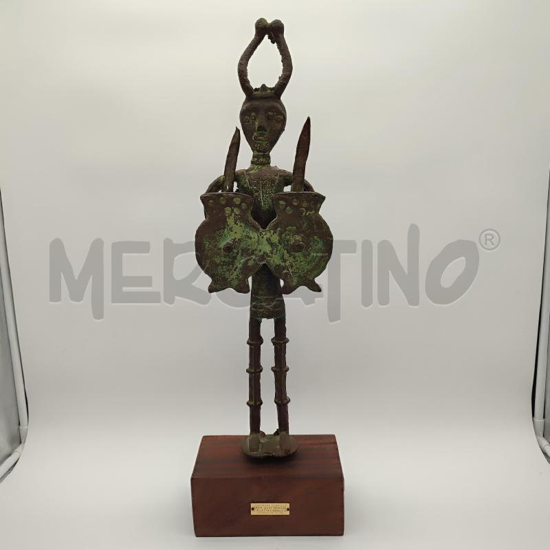STATUA EROE QUATTROCCHI E QUATTRO BRACCIA LAFUCINA SARDEGNA NURAGICA | Mercatino dell'Usato Corbetta 1