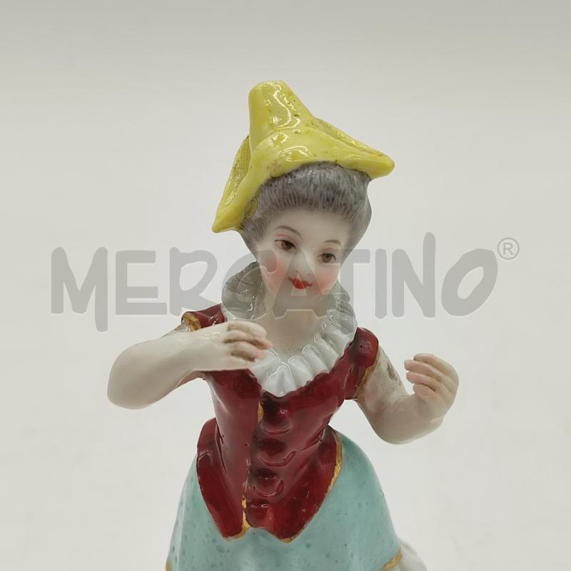 STATUINA CERAMICA DONNA CAPPELLO GIALLO | Mercatino dell'Usato Corbetta 4