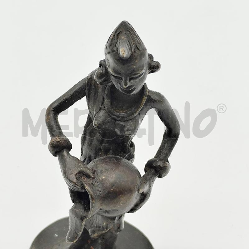 STATUINA ETNICA IN BRONZO DONNA CON VASO | Mercatino dell'Usato Corbetta 3