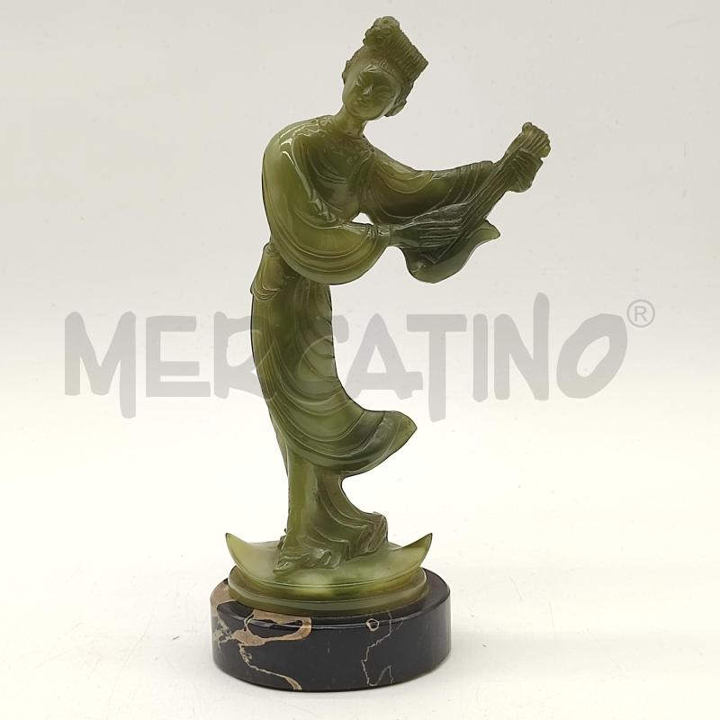 STATUINA SUONATRICE ORIENTALE PIETRA VERDE | Mercatino dell'Usato Corbetta 1