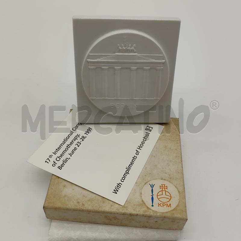 TARGA PORCELLANA KPM BERLINO PORTA DI BRANDEBURGO | Mercatino dell'Usato Corbetta 1