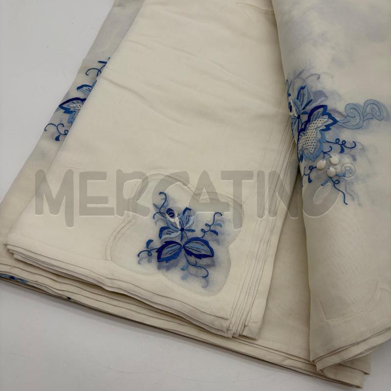 TOVAGLIA RETT BIANCO ORGANZA SETA FIORI GRAPPOLI UVA AZZURRO/BLU/BIANCO | Mercatino dell'Usato Corbetta 2