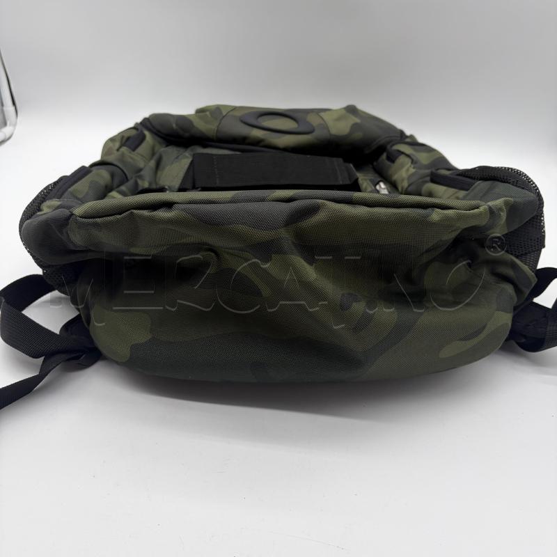 ZAINO OAKLEY VERDE CAMO TASCONI ZIP 49 CM | Mercatino dell'Usato Corbetta 5