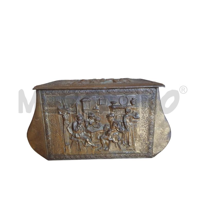 BAULE SCENE IN RILIEVO  | Mercatino dell'Usato Bernareggio 1