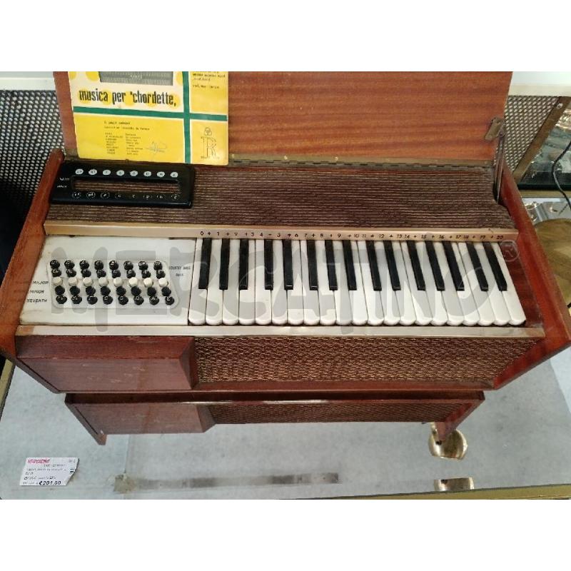 ORGANETTO VINTAGE  | Mercatino dell'Usato Milano centrale 2