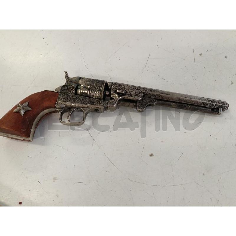 PISTOLA RIPRODUZIONE MANICO STELLA  | Mercatino dell'Usato Milano centrale 1
