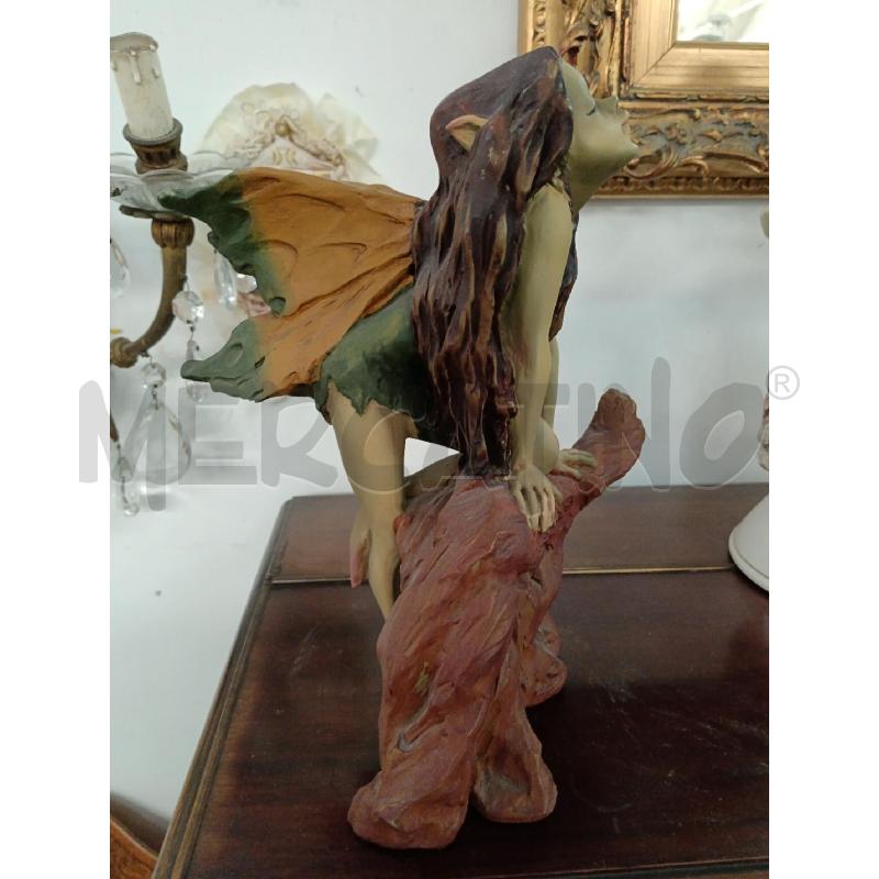 SCULTURA FATA SU RAMO  | Mercatino dell'Usato Milano centrale 2