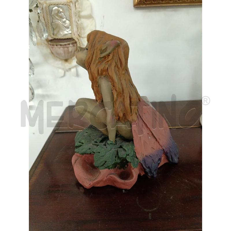 SCULTURA FATINA ACCOVACCIATA  | Mercatino dell'Usato Milano centrale 1