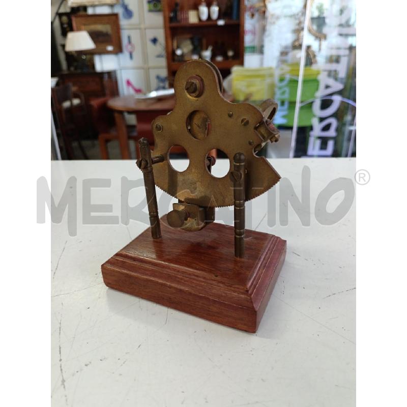 SESTANTE OTTONE VINTAGE  | Mercatino dell'Usato Milano centrale 2