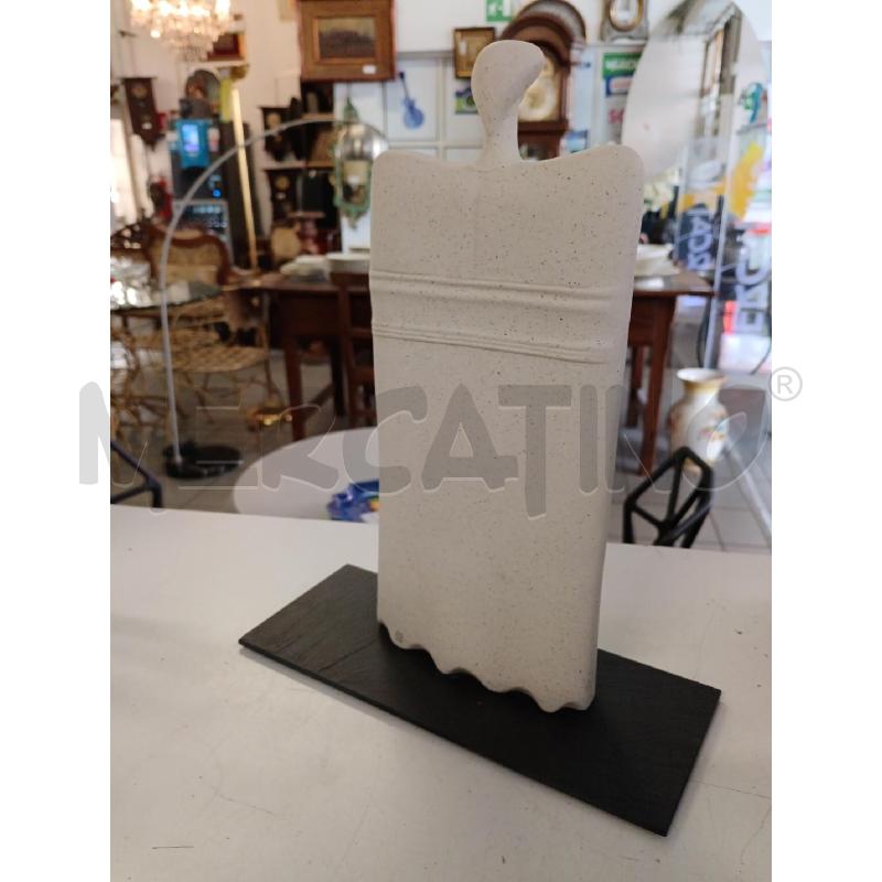 STATUA LINEASETTE DONNA  | Mercatino dell'Usato Milano centrale 2