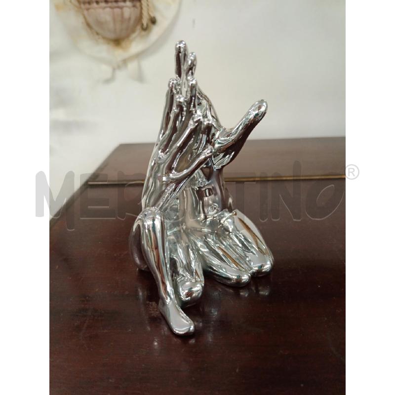 STATUA MANI INCROCIATE  | Mercatino dell'Usato Milano centrale 3