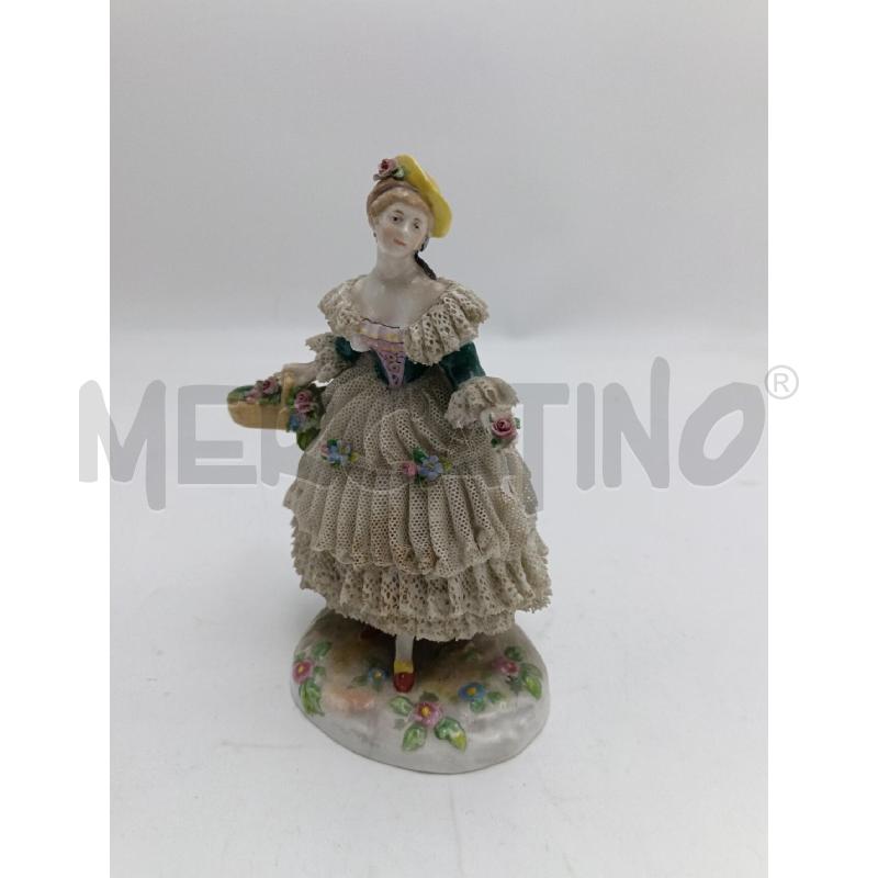 STATUINA DAMA CON CESTO FIORITO  | Mercatino dell'Usato Milano centrale 1