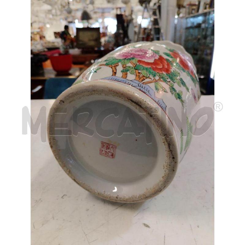 VASO ORIENTALE ANIMAI IN RILIEVO  | Mercatino dell'Usato Milano centrale 3