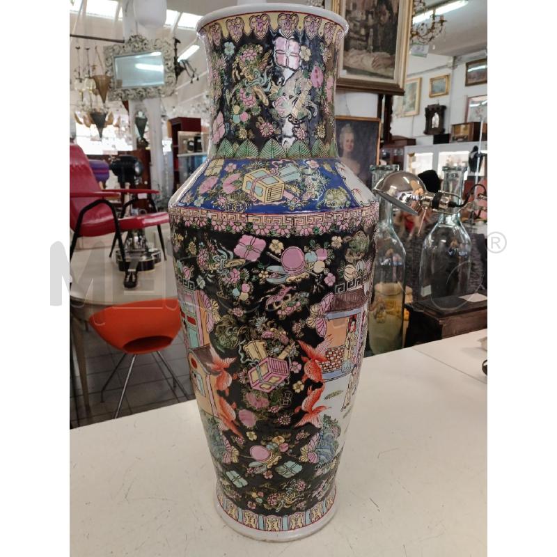 VASO ORIENTALE DECORI RILIEVO | Mercatino dell'Usato Milano centrale 2