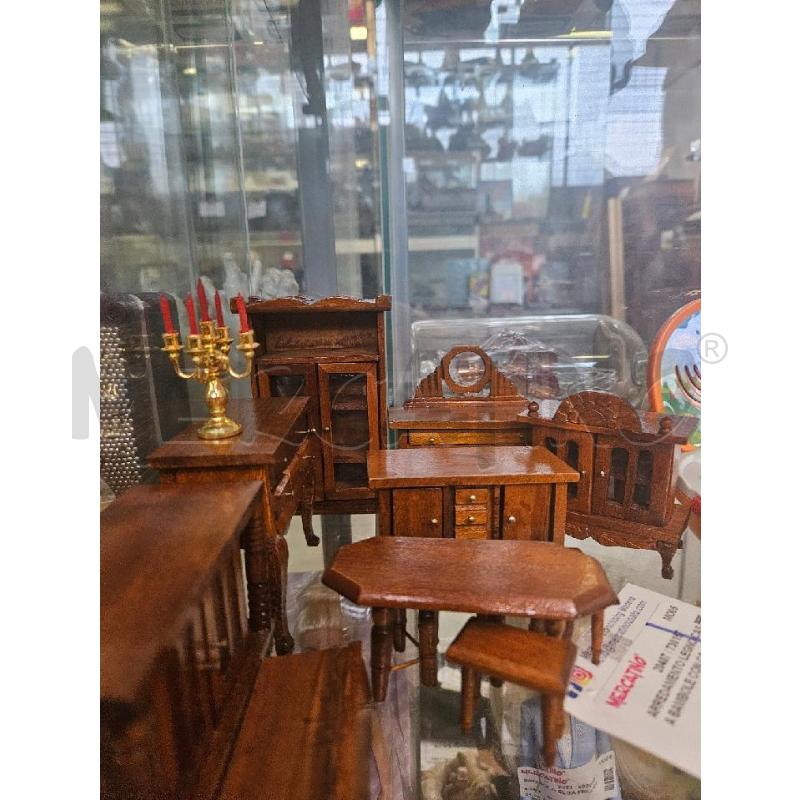 ARREDAMENTO LEGNO CASA BAMBOLE CON CANDELABRO | Mercatino dell'Usato Modena 2