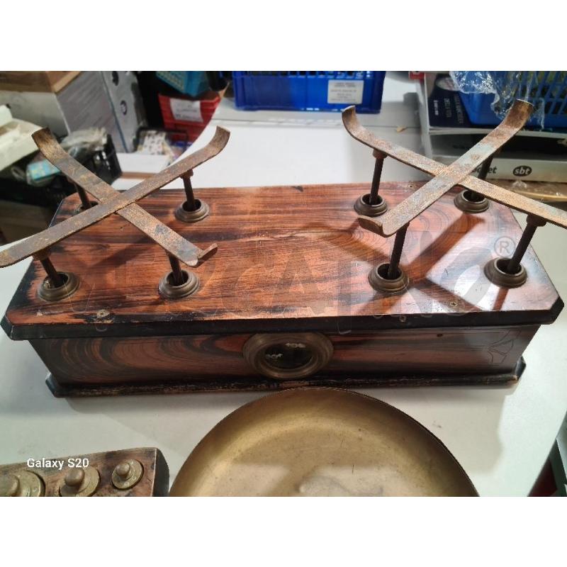 BILANCIA VINTAGE DUE PIATTI OTT. CON PESI | Mercatino dell'Usato Modena 3