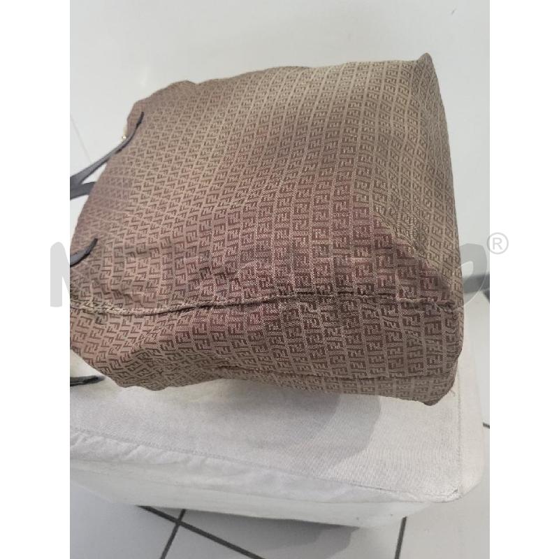 BORSA DONNA FENDI NYLON VINTAGE | Mercatino dell'Usato Modena 3