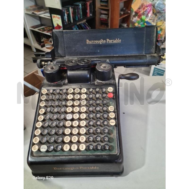 CALCOLATRICE ANTICA BURROUGHS PORTABLE NERA | Mercatino dell'Usato Modena 1