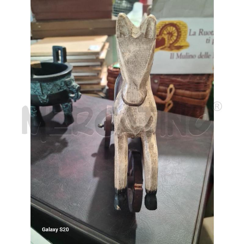 CAVALLUCCIO VINTAGE IN LEGNO CON DIFETTI | Mercatino dell'Usato Modena 3