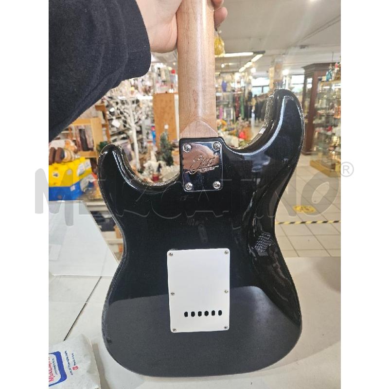 CHITARRA ELETTRICA EKO EST 1959 NERA BIANCO | Mercatino dell'Usato Modena 4