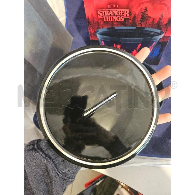 DINNER SET CER. STRANGER THINGS | Mercatino dell'Usato Modena 3
