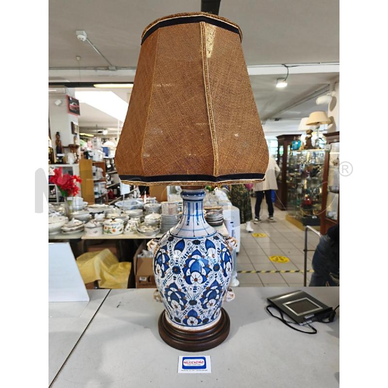 LAMPADA CER. BIANCA BLU 87CM BASE LEGNO JUTA | Mercatino dell'Usato Modena 1