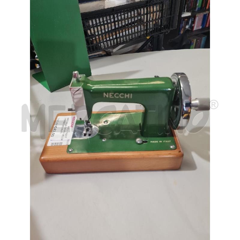 MACCHINA CUCIRE NECCHI VERDE DECORATIVA FUNZIONANTE | Mercatino dell'Usato Modena 3
