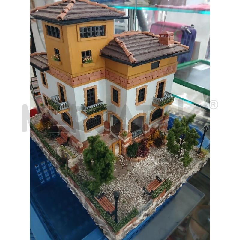 MINIATURA VILLA MATTONCINI CERAMICA SI ILLUMINA | Mercatino dell'Usato Modena 2