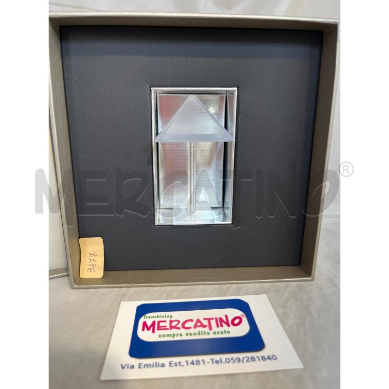 MODELLINO LAMPADA LOGO ARMANI PLAST. CON SCATOLA | Mercatino dell'Usato Modena 1