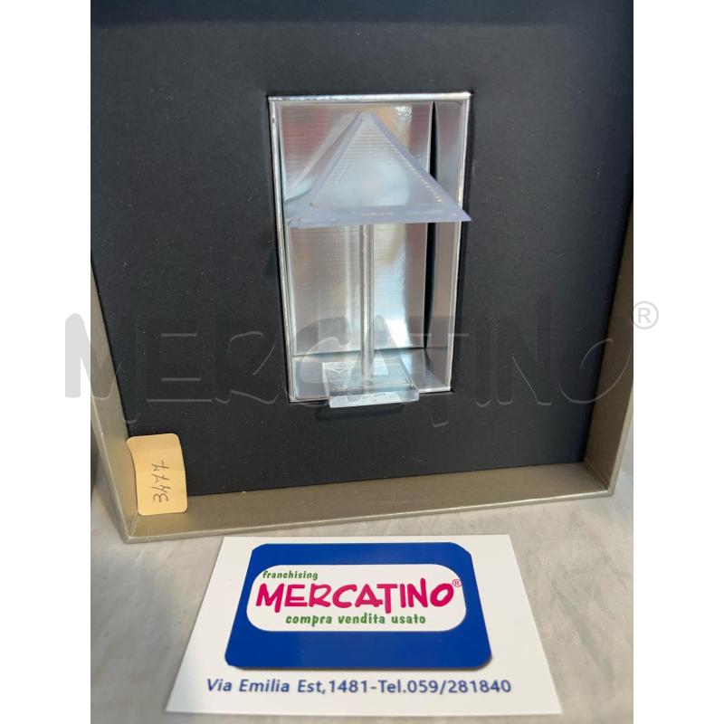 MODELLINO LAMPADA LOGO ARMANI PLAST. CON SCATOLA | Mercatino dell'Usato Modena 3