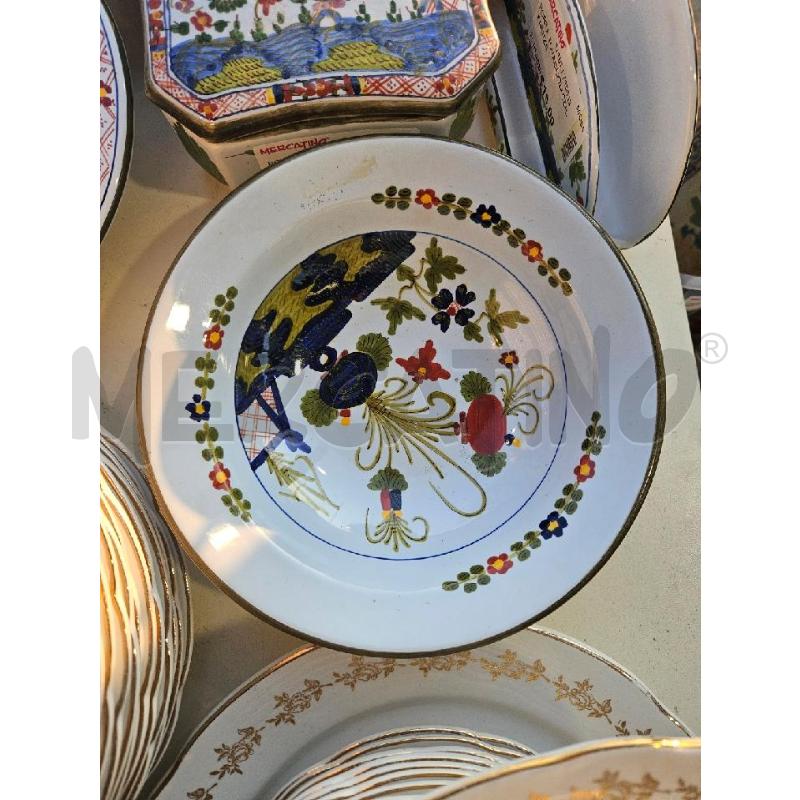 PIATTI PZ. 4 FONDI MAIOLICA FAENZA GAROFANO | Mercatino dell'Usato Modena 5