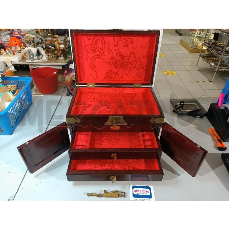PORTA GIOIE ORIENTALE LEGNO OTTONE SETA ROSSA 36X24X23CM | Mercatino dell'Usato Modena 3